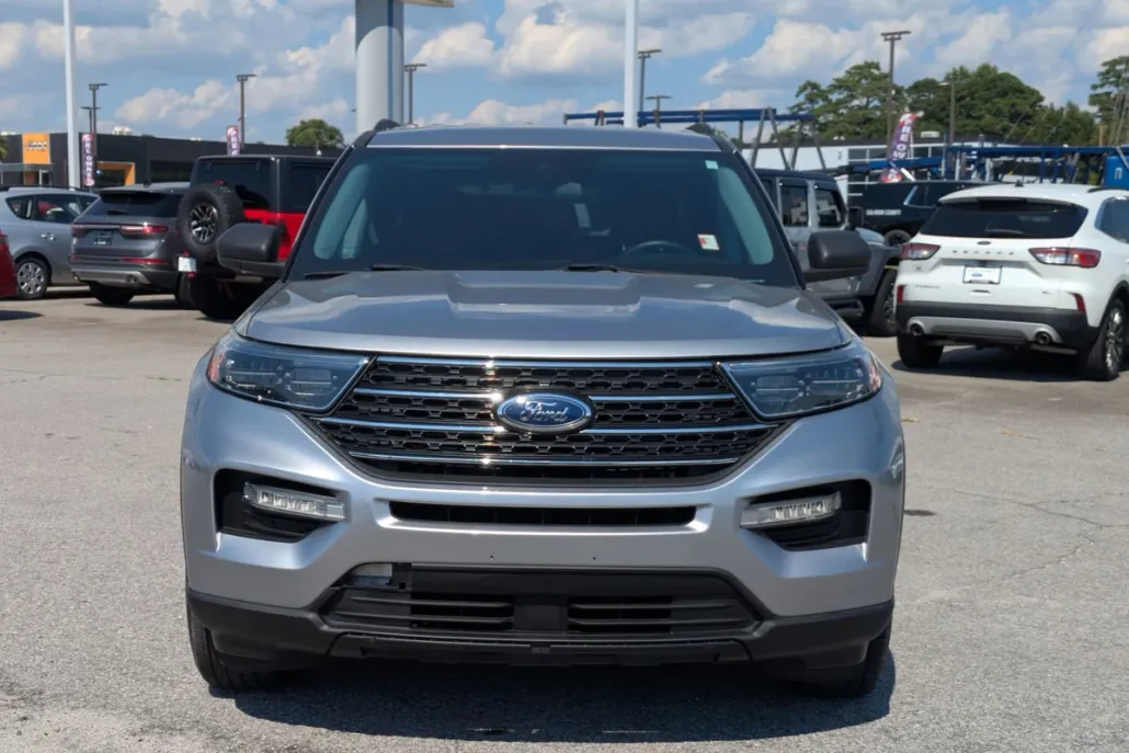 2022 Ford Explorer XLT photo 1