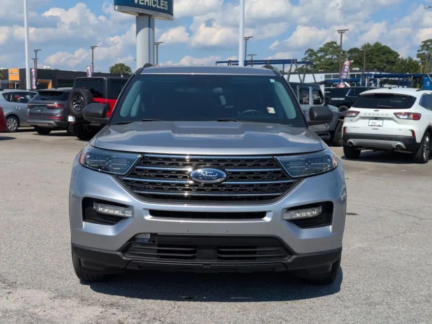 2022 Ford Explorer XLT photo 1