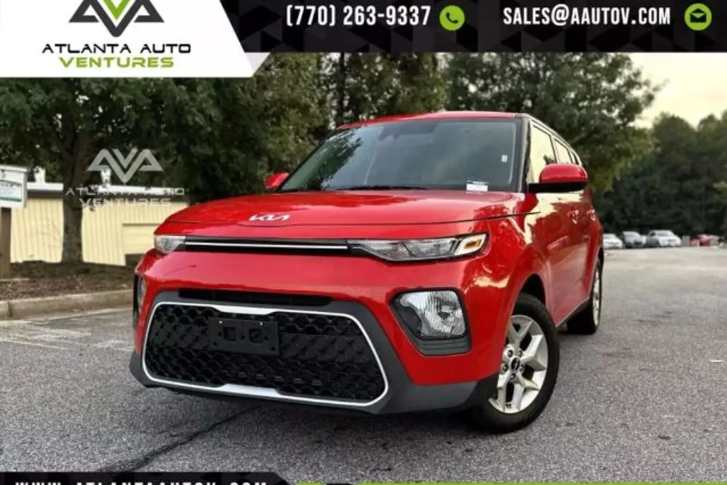 2022 Kia Soul LX photo 1