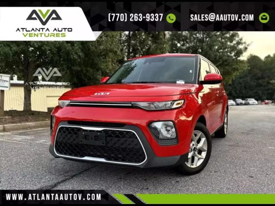 2022 Kia Soul LX photo 1