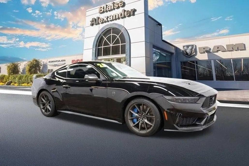 2024 Ford Mustang Dark Horse photo 1