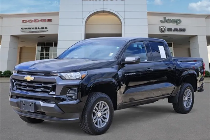 2024 Chevrolet Colorado LT photo 1
