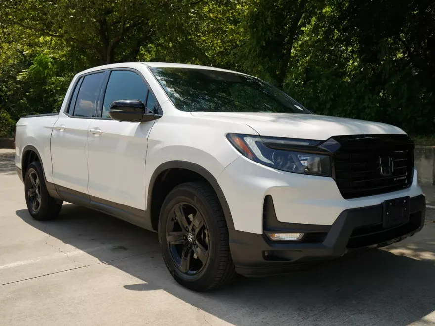 2023 Honda Ridgeline Black Edition photo 1
