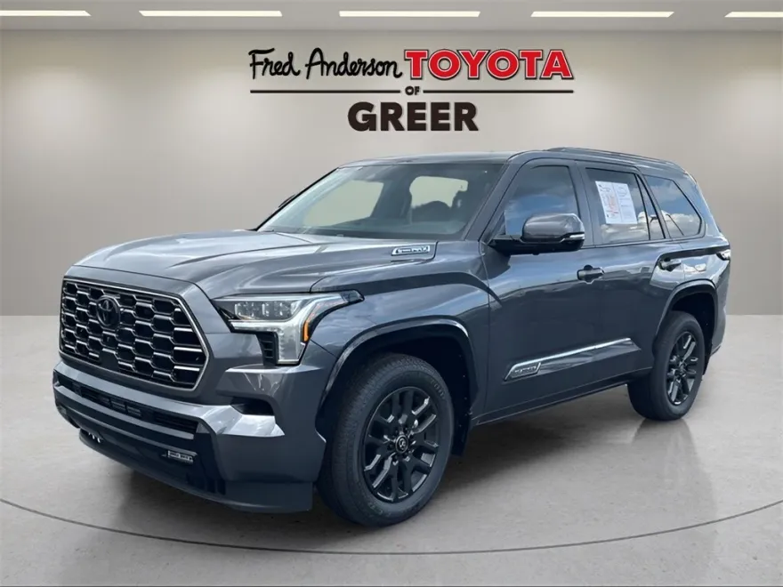 2025 Toyota Sequoia Platinum photo 1