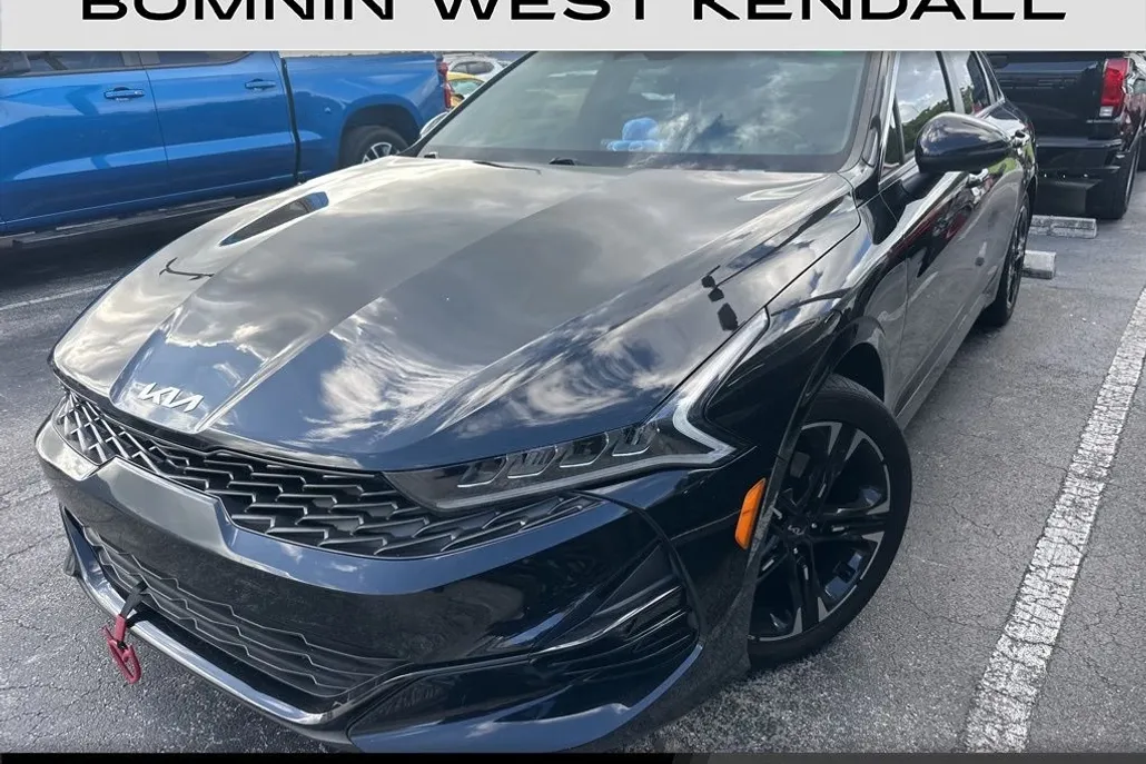 2022 Kia K5 GT-Line photo 1