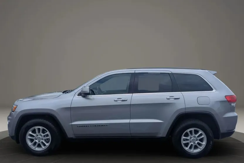 2018 Jeep Grand Cherokee Laredo Sport photo 1