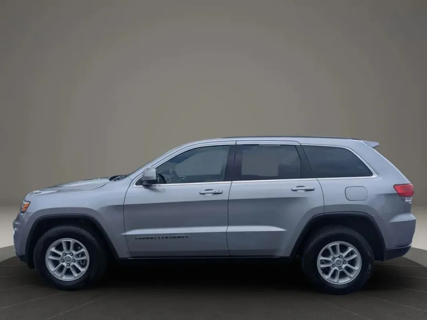 2018 Jeep Grand Cherokee Laredo Sport photo 1