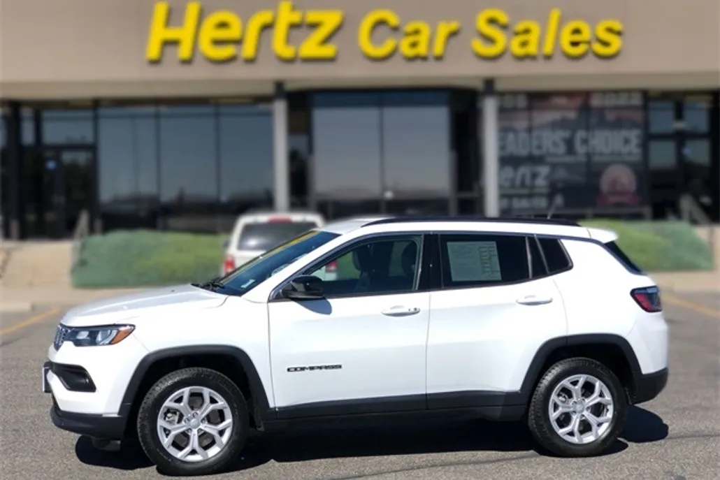 2024 Jeep Compass Latitude photo 1