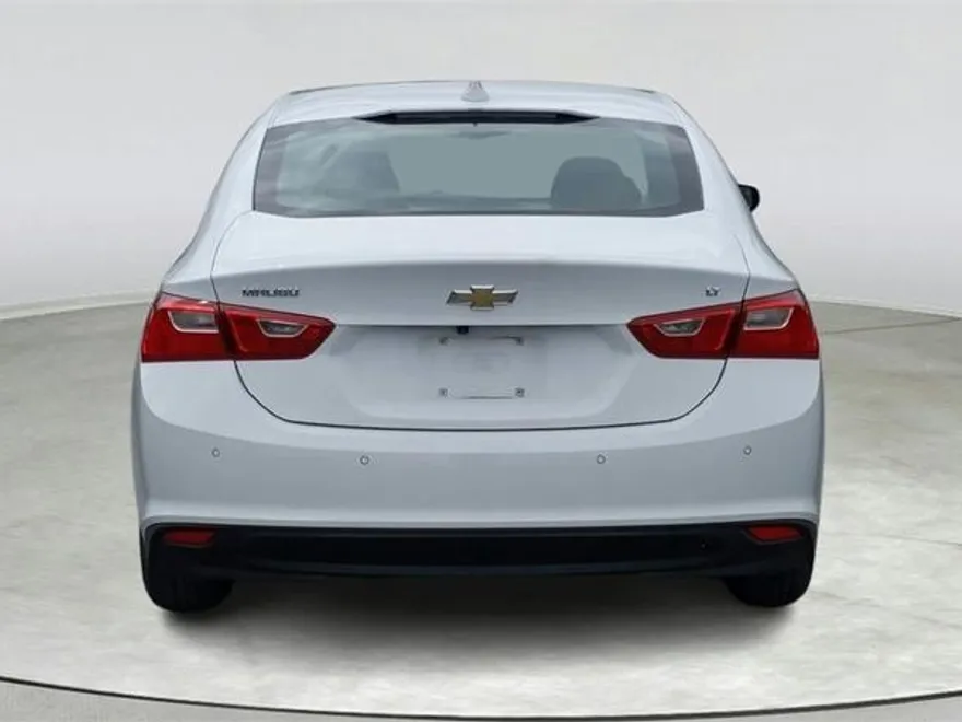 2024 Chevrolet Malibu 1LT photo 1