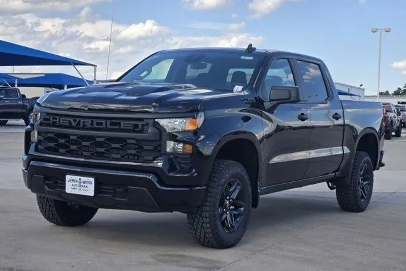 2026 Chevrolet Silverado 1500 Custom Trail Boss photo 1
