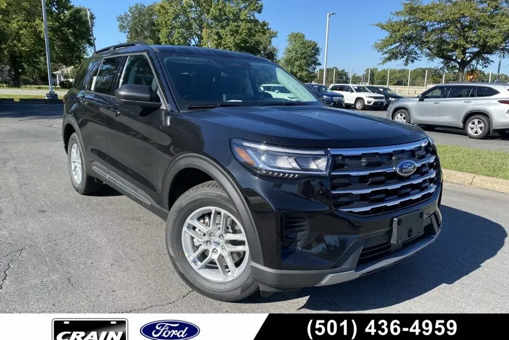 2025 Ford Explorer photo 1