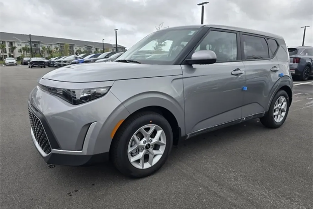 2025 Kia Soul S photo 1