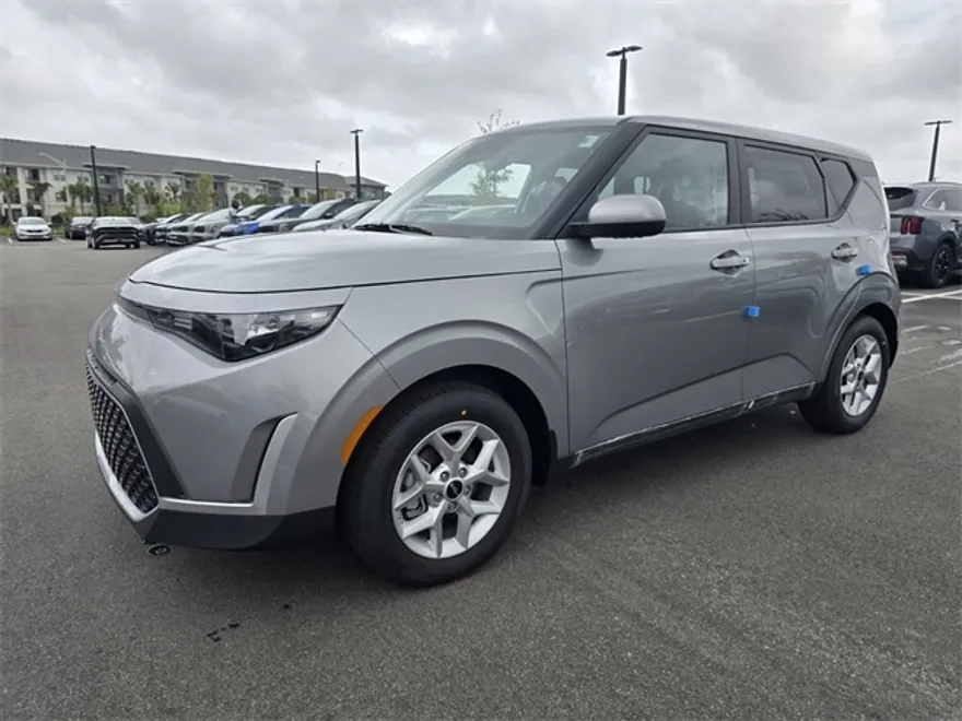 2025 Kia Soul S photo 1