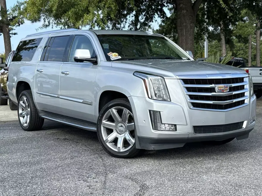 2020 Cadillac Escalade ESV Luxury photo 1