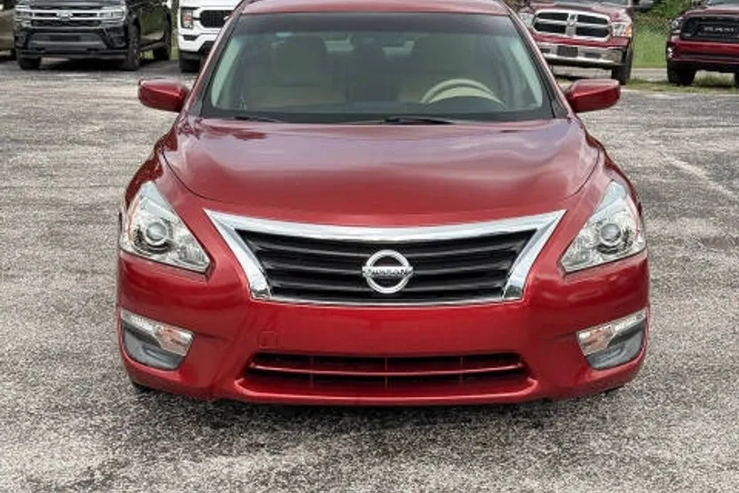 2013 Nissan Altima 2.5 photo 1