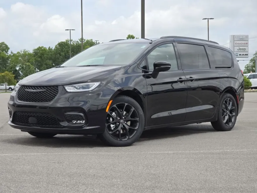 2025 Chrysler Pacifica Limited photo 1