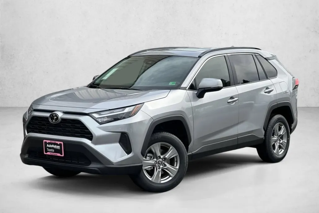 2025 Toyota RAV4 XLE photo 1