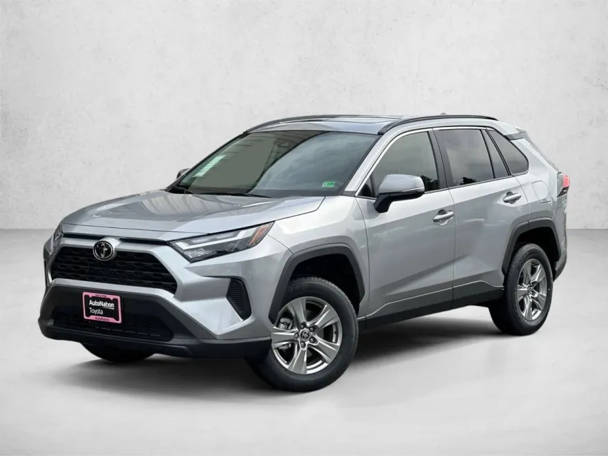 2025 Toyota RAV4 XLE photo 1