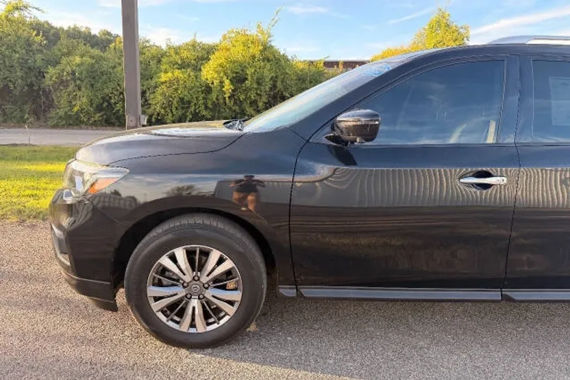 2020 Nissan Pathfinder SL photo 1