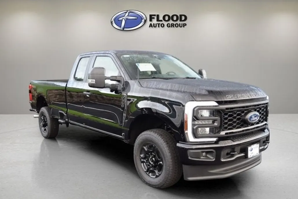 2025 Ford F-350 XL photo 1