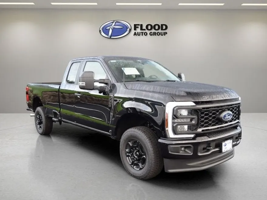 2025 Ford F-350 XL photo 1
