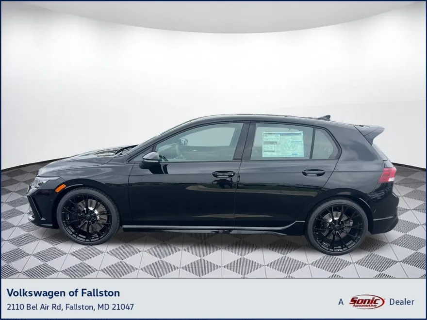 2025 Volkswagen Golf R photo 1