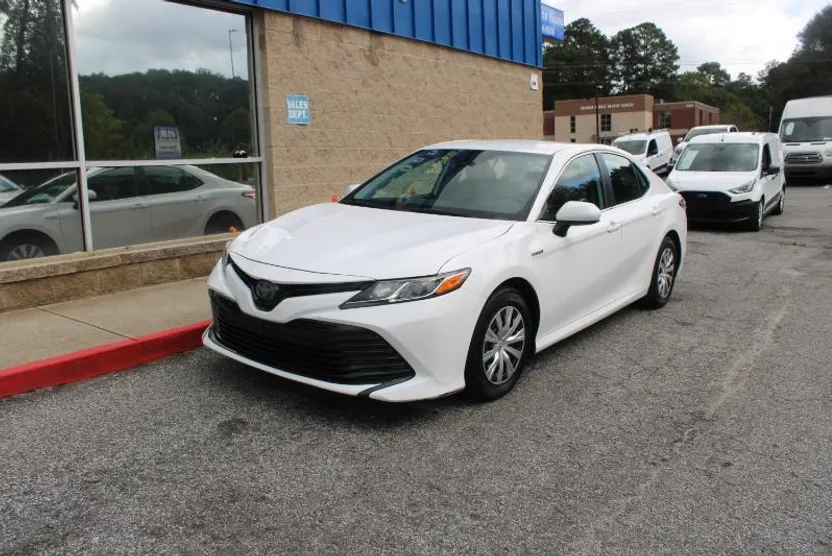 2020 Toyota Camry Hybrid LE photo 1