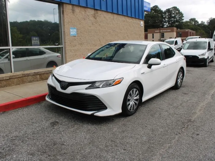 2020 Toyota Camry Hybrid LE photo 1