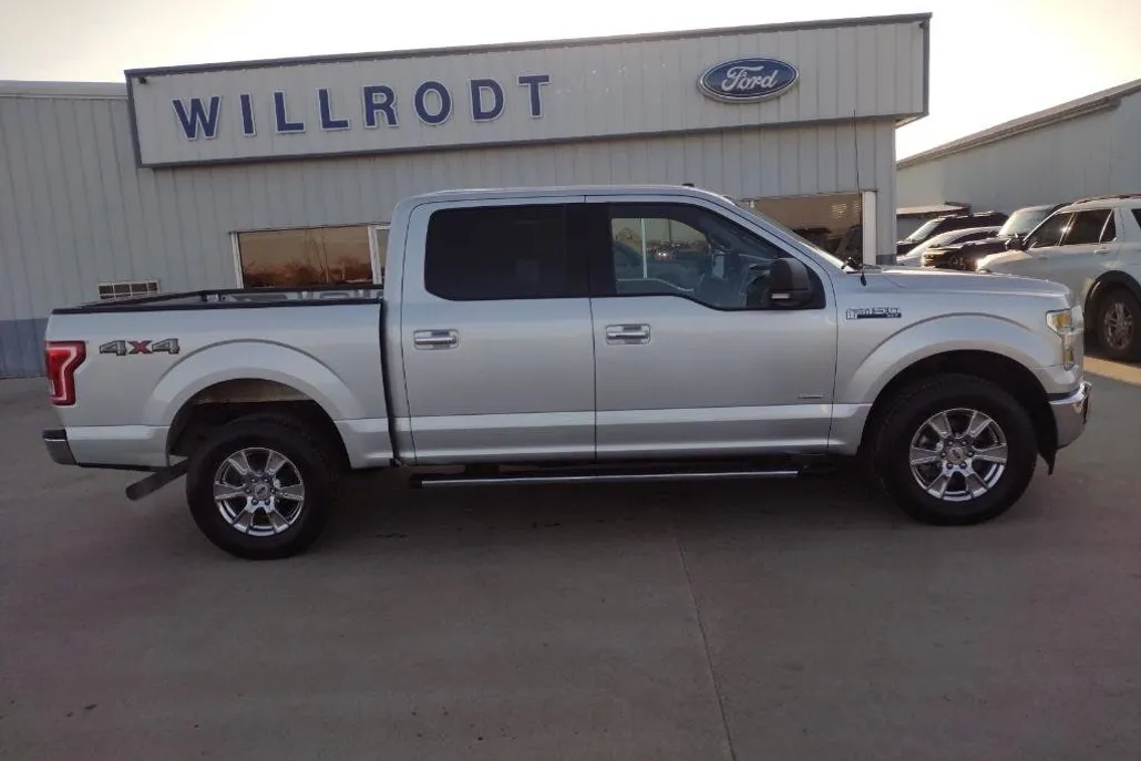 2017 Ford F-150 XLT photo 1