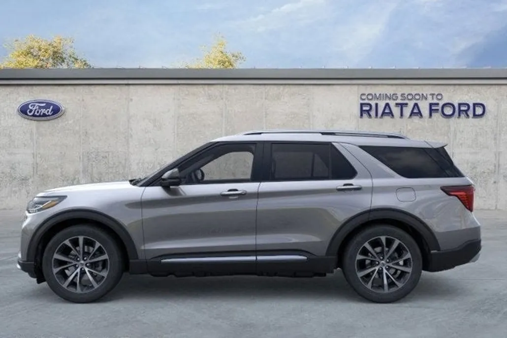 2025 Ford Explorer Platinum photo 1