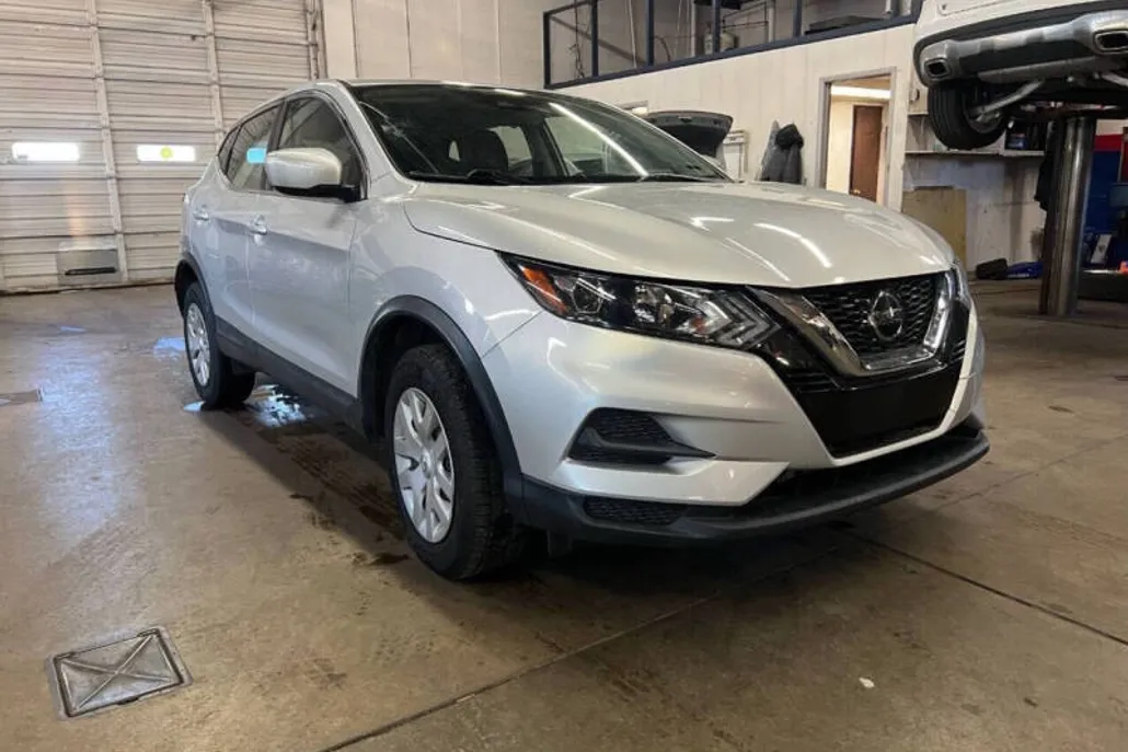 2020 Nissan Rogue Sport S photo 1