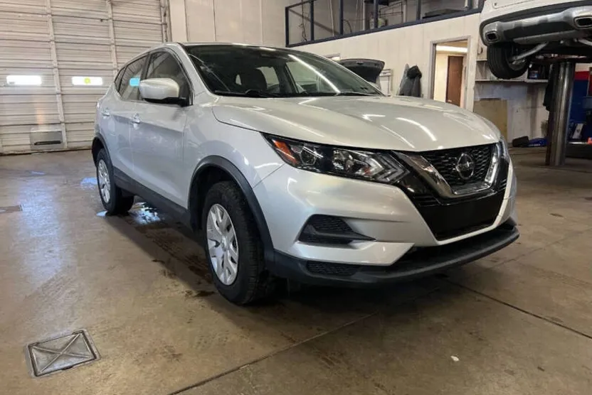 2020 Nissan Rogue Sport S photo 1