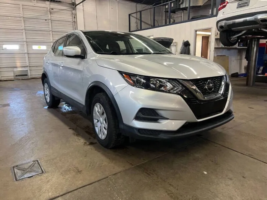 2020 Nissan Rogue Sport S photo 1