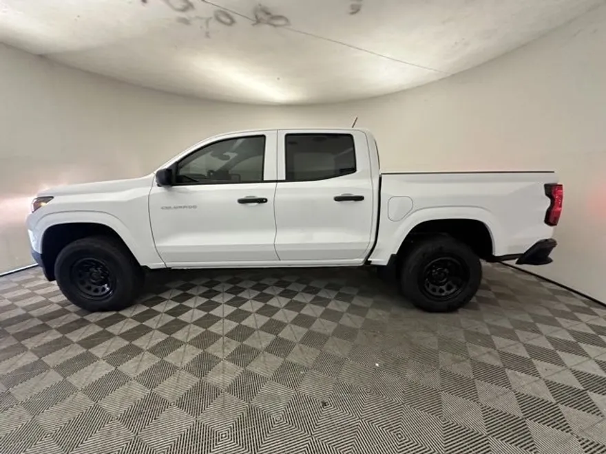 2025 Chevrolet Colorado LT photo 1