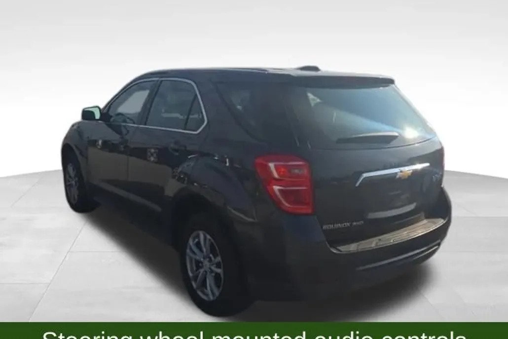 2017 Chevrolet Equinox LS photo 1