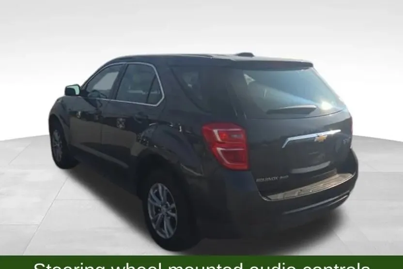2017 Chevrolet Equinox LS photo 1