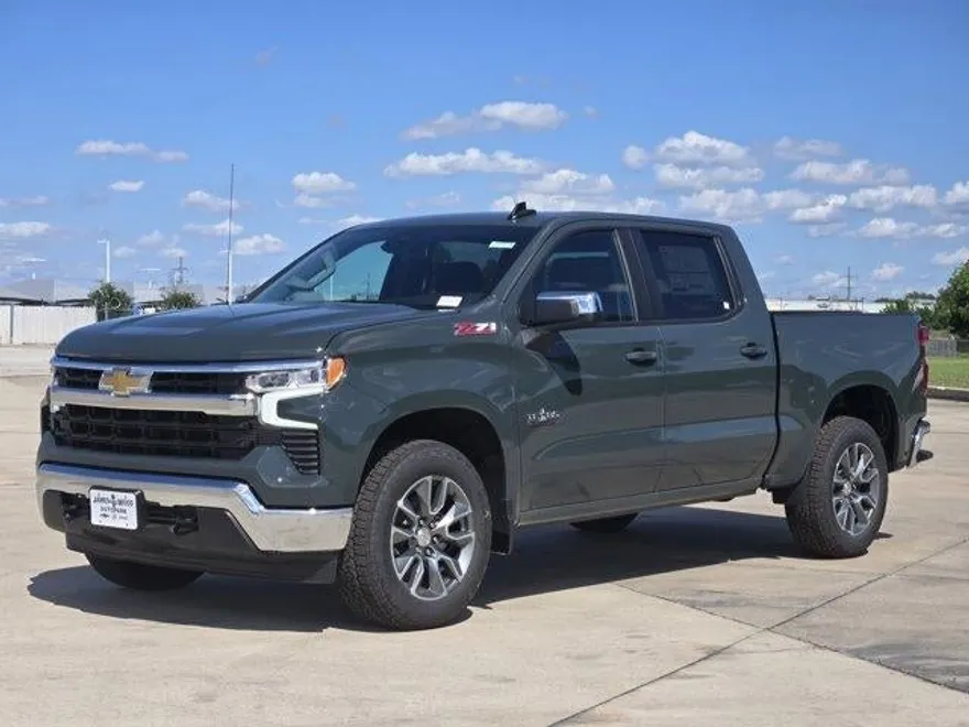 2025 Chevrolet Silverado 1500 LT photo 1