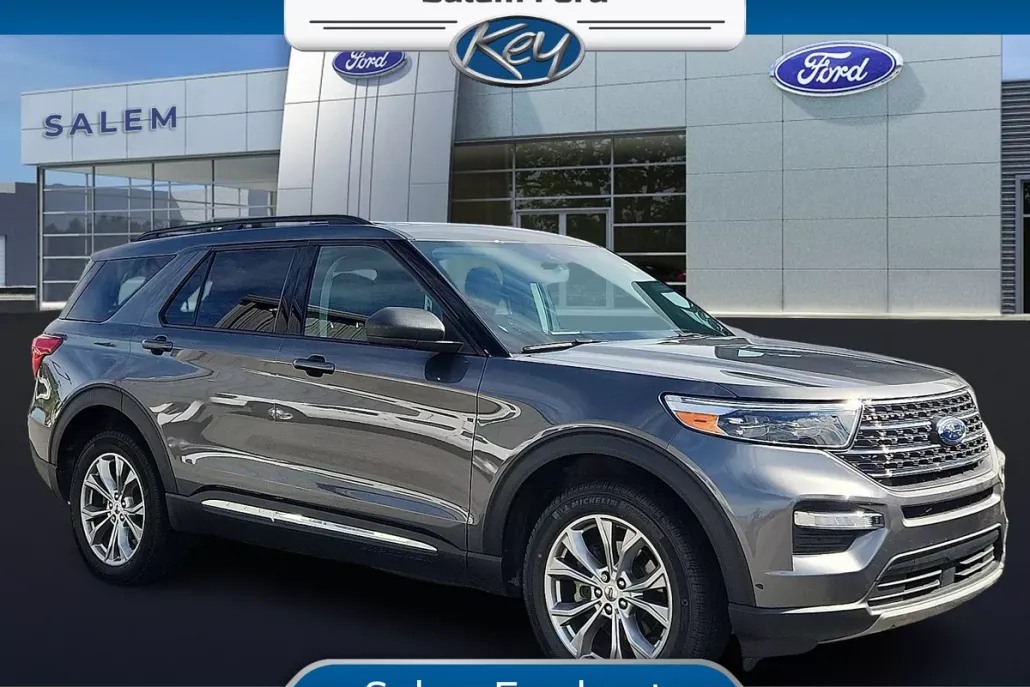 2022 Ford Explorer XLT Sport photo 1