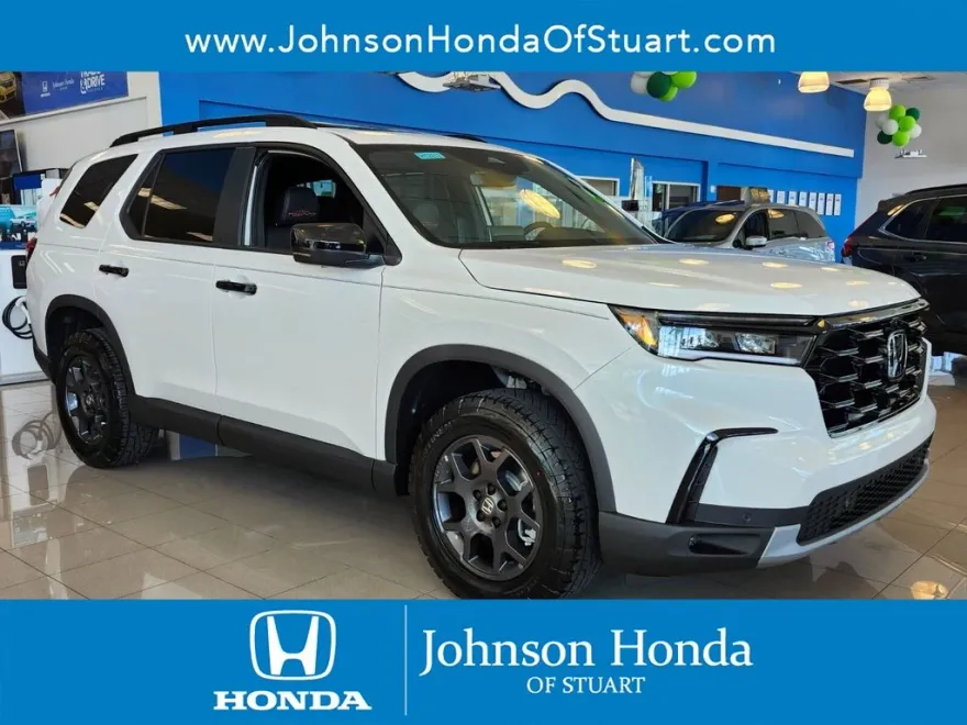 2025 Honda Pilot TrailSport photo 1