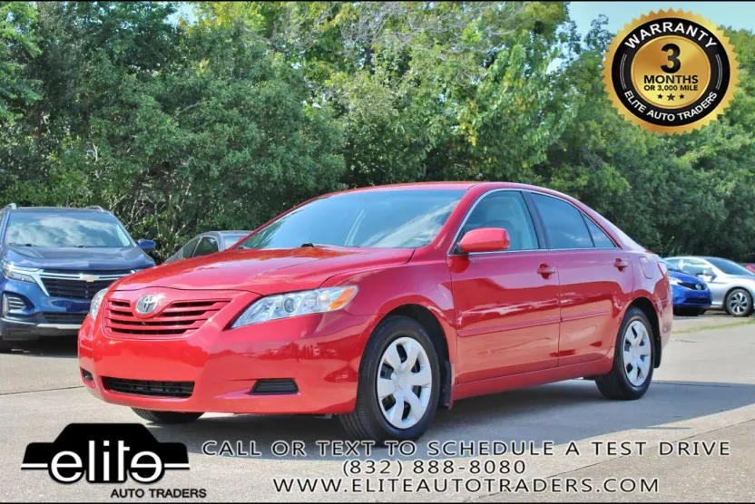 2009 Toyota Camry LE photo 1