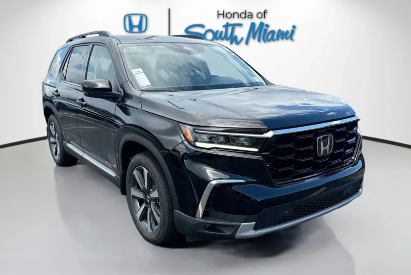 2025 Honda Pilot Touring photo 1
