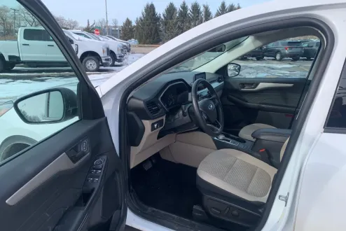 2022 Ford Escape SE photo 3