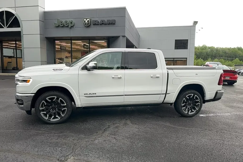 2025 Ram 1500 Limited photo 1