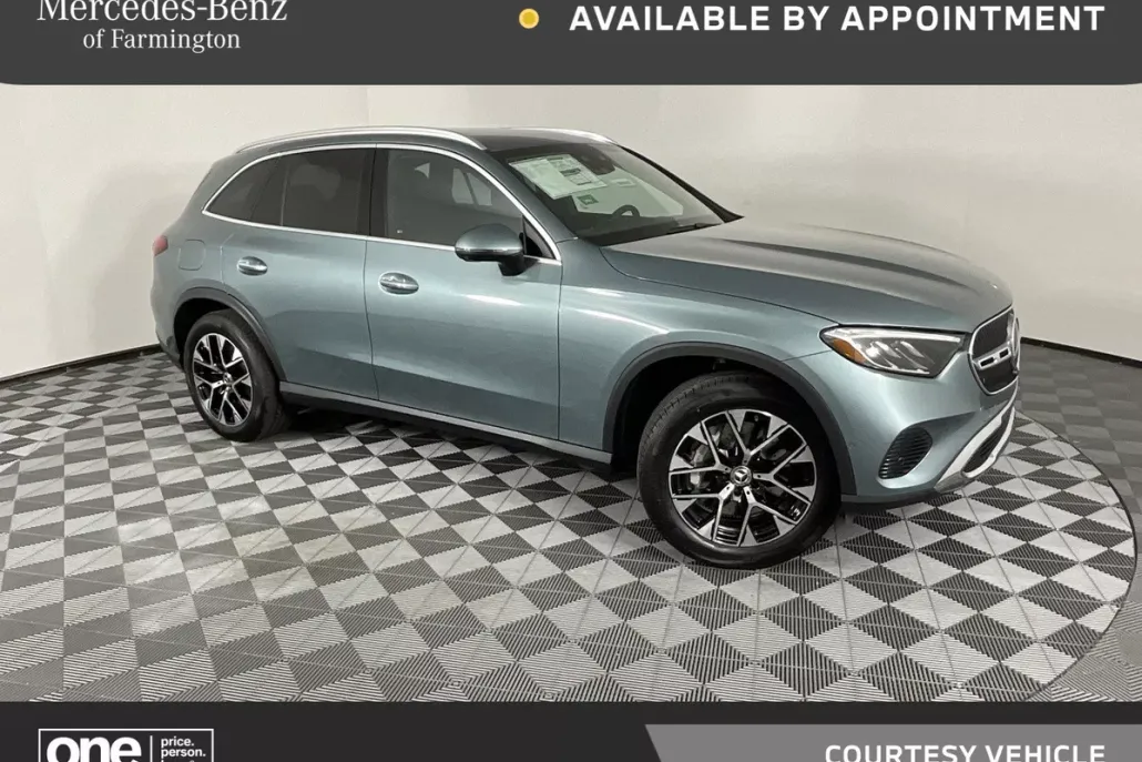 2025 Mercedes Benz GLC 350e photo 1