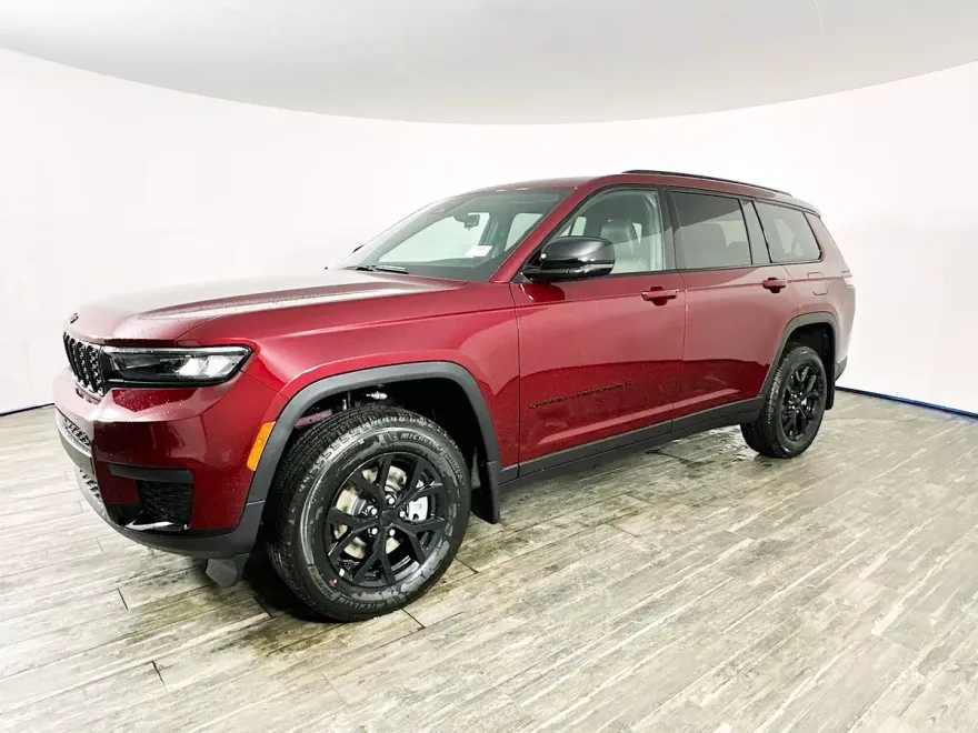 2025 Jeep Grand Cherokee Altitude X photo 3