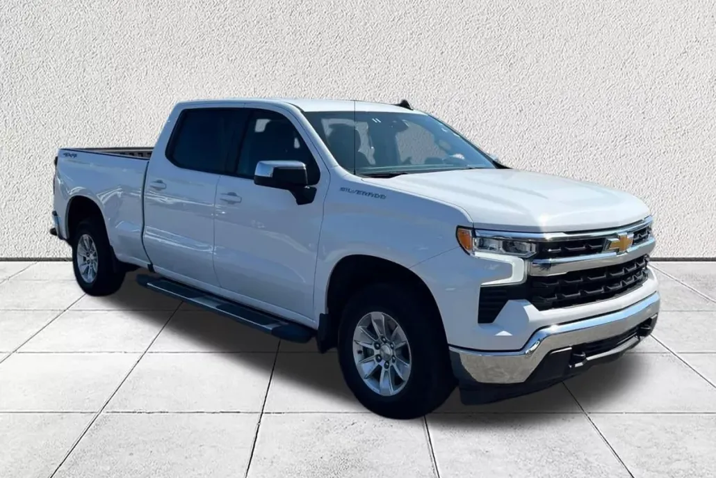 2023 Chevrolet Silverado 1500 LT photo 1