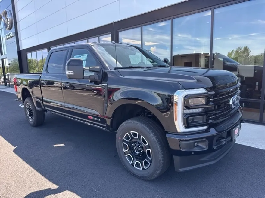2025 Ford F-350 Platinum photo 1