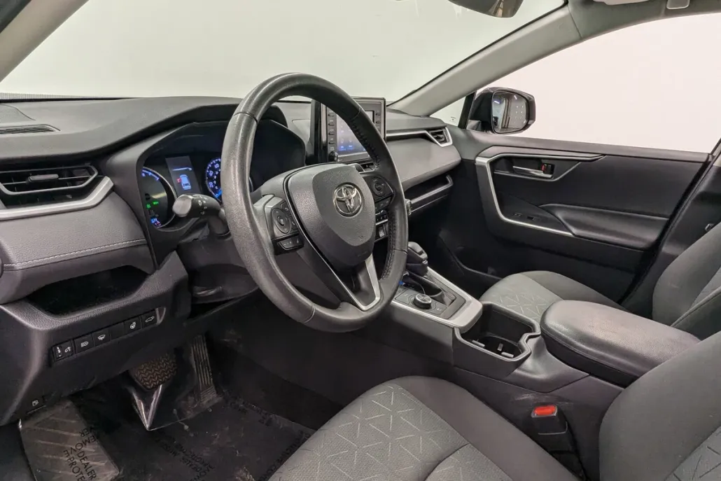 2022 Toyota RAV4 Hybrid XLE photo 1