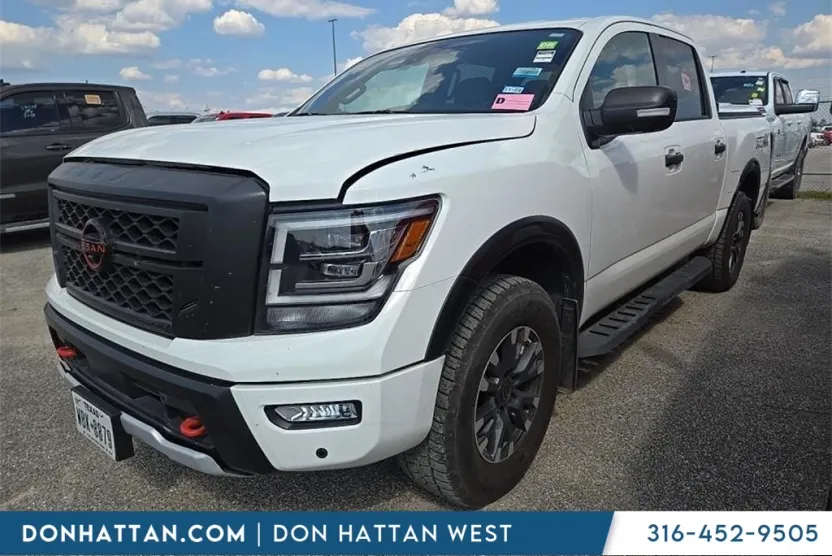 2023 Nissan Titan PRO-4X photo 1