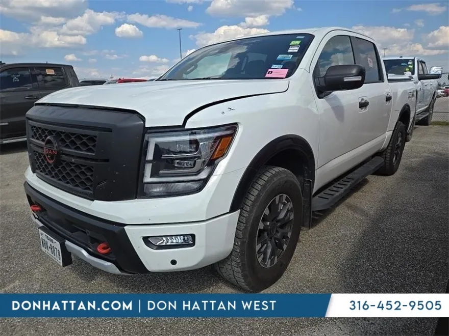 2023 Nissan Titan PRO-4X photo 1